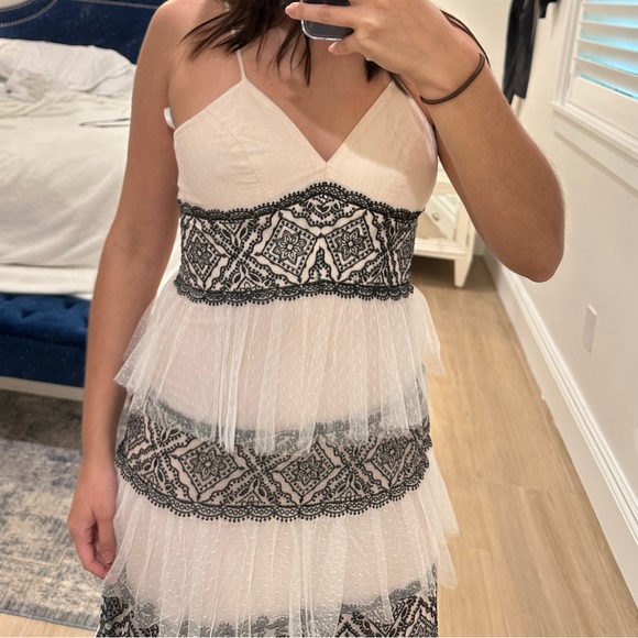 BCBGMaxAzria pink tulle and black lace tiered gown - Picture 2 of 4